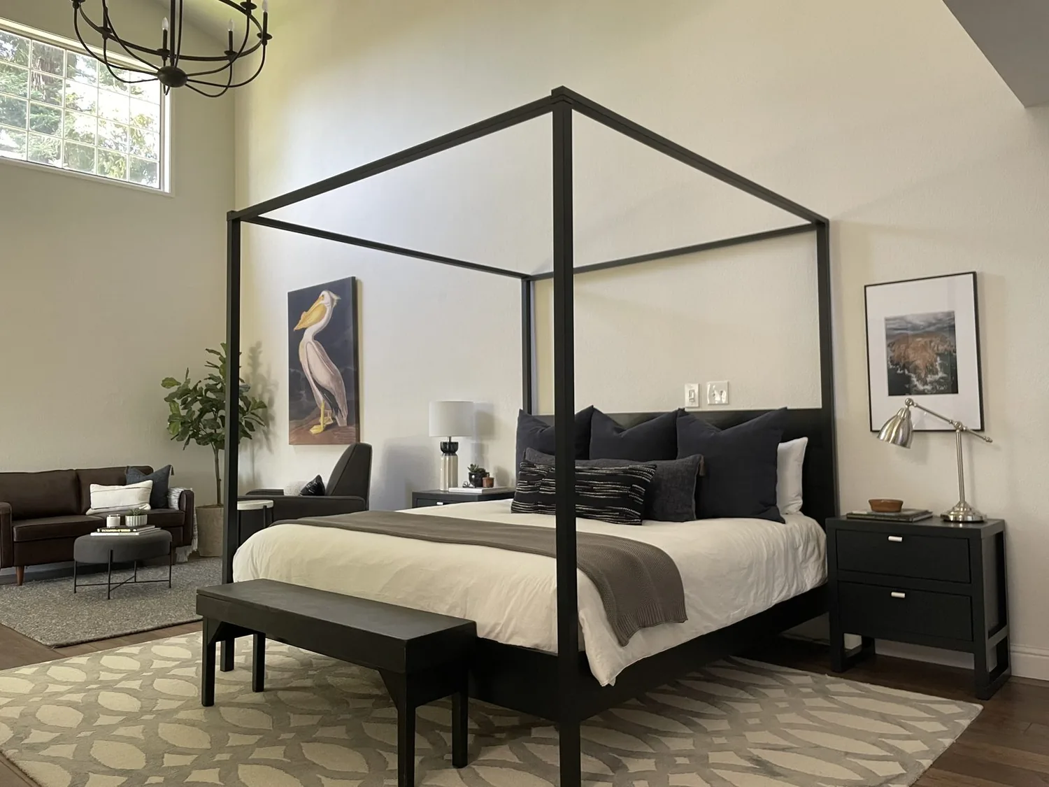 Diagram showing recommended rug sizes for different bedroom bed sizes including king, queen, full, and twin
